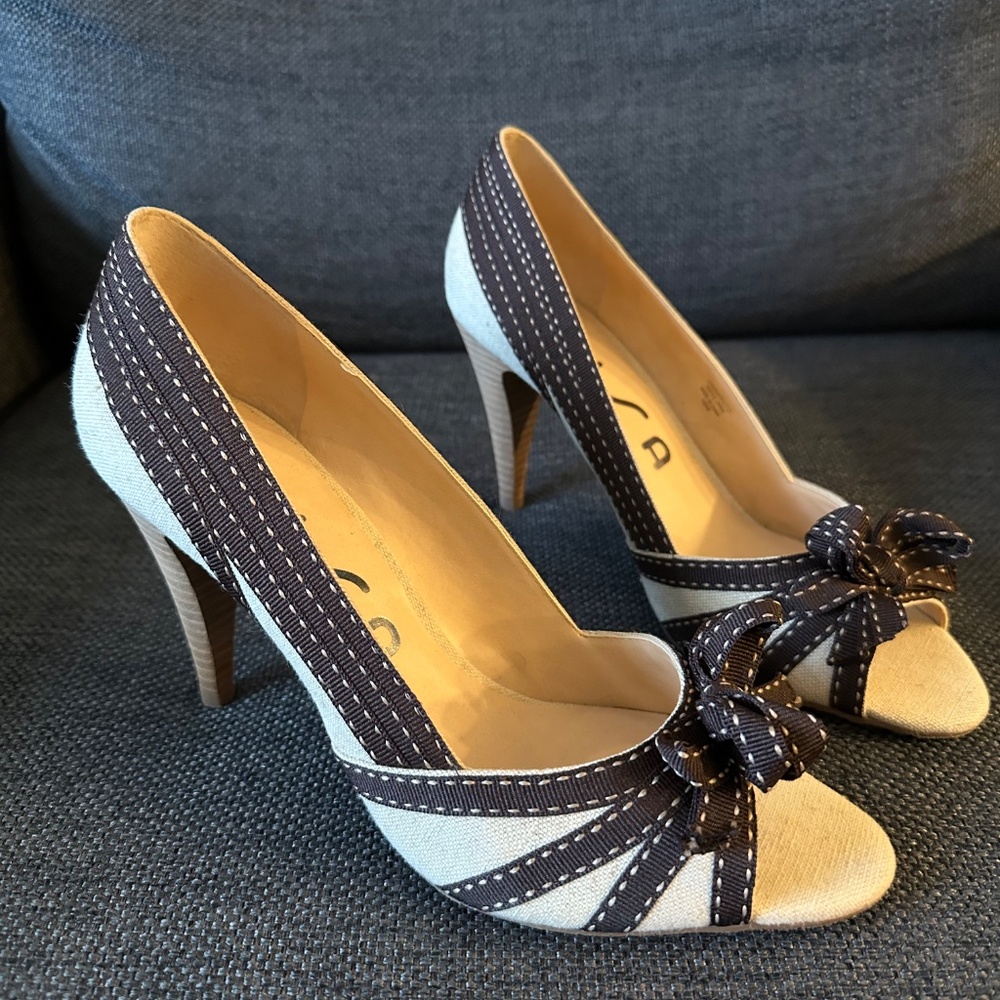 Unisa Heels